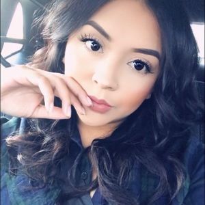 Meet your Posher, Amairani